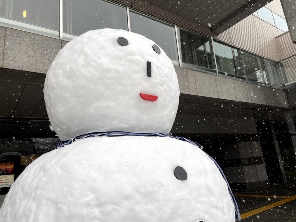かでる2・7巨大雪だるま